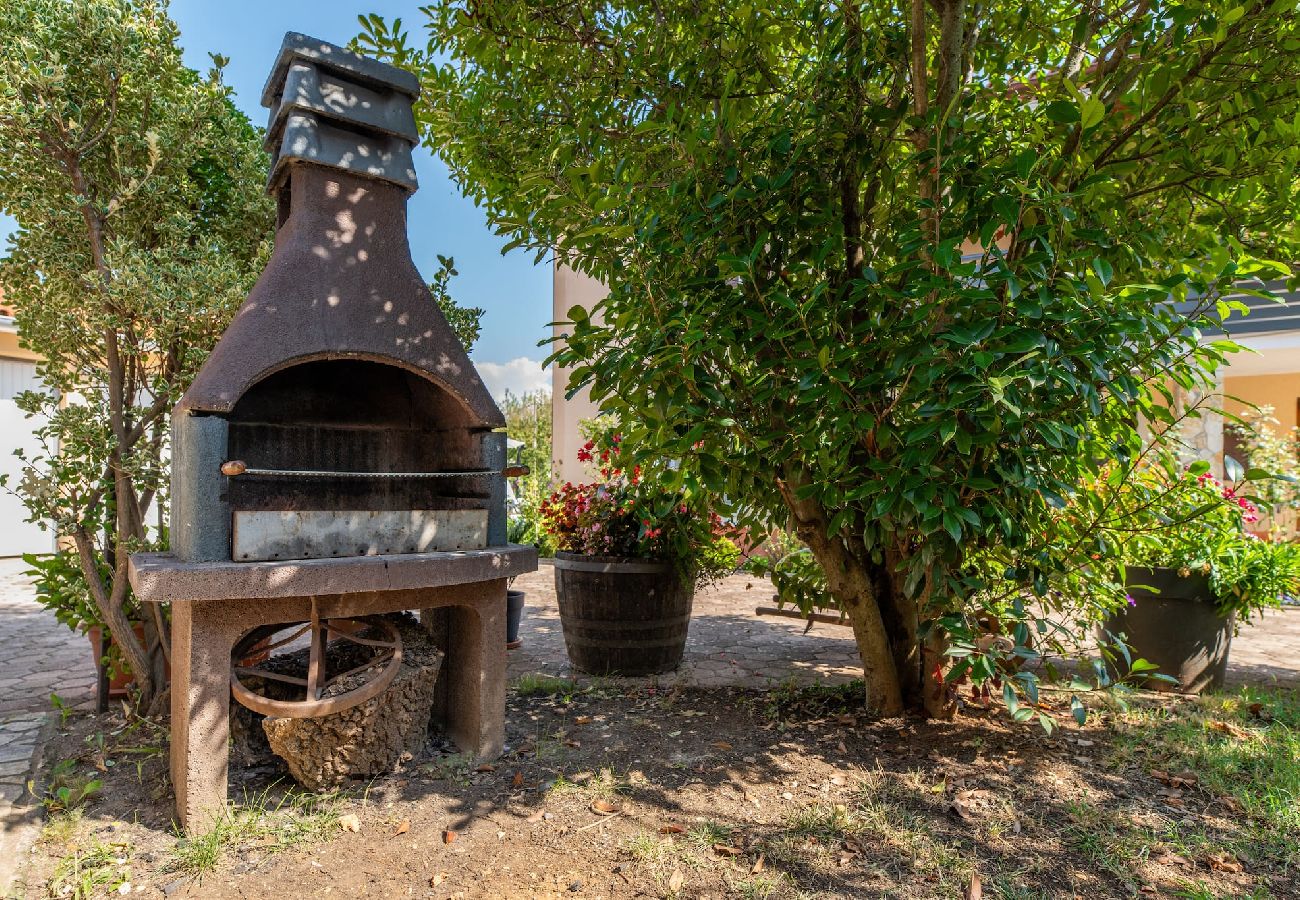 Ferienhaus in Nedešcina - Two Stone House Iva with pool