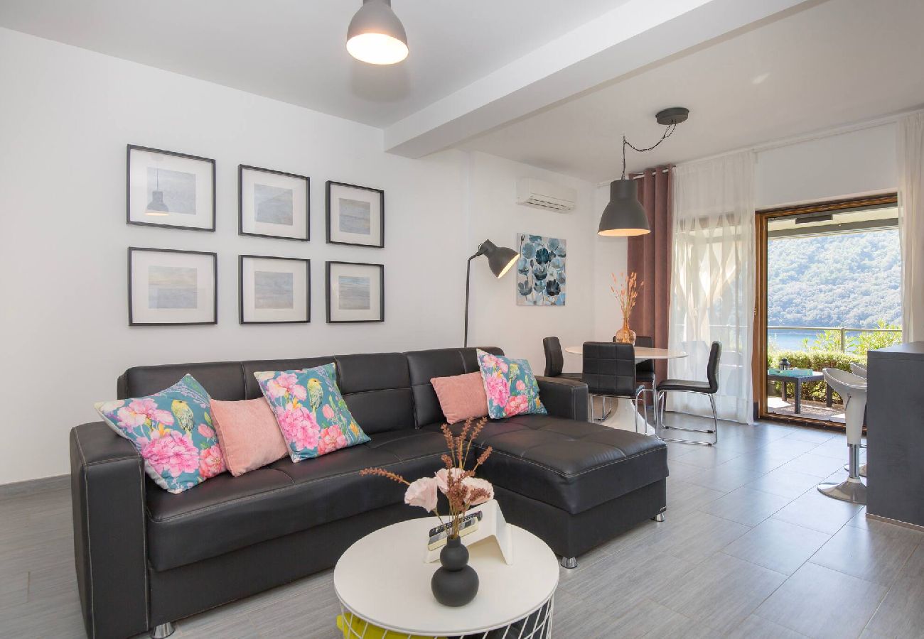 Ferienwohnung in Duga Luka - 210 Istra Sea Side 2Bedrooms  Apartment & Sea View