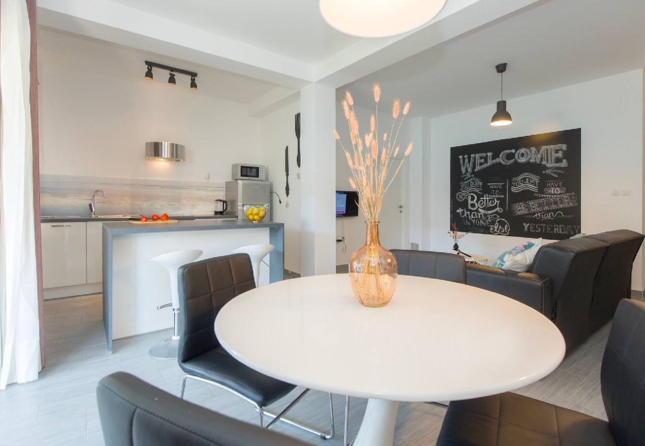 Ferienwohnung in Duga Luka - 210 Istra Sea Side 2Bedrooms  Apartment & Sea View