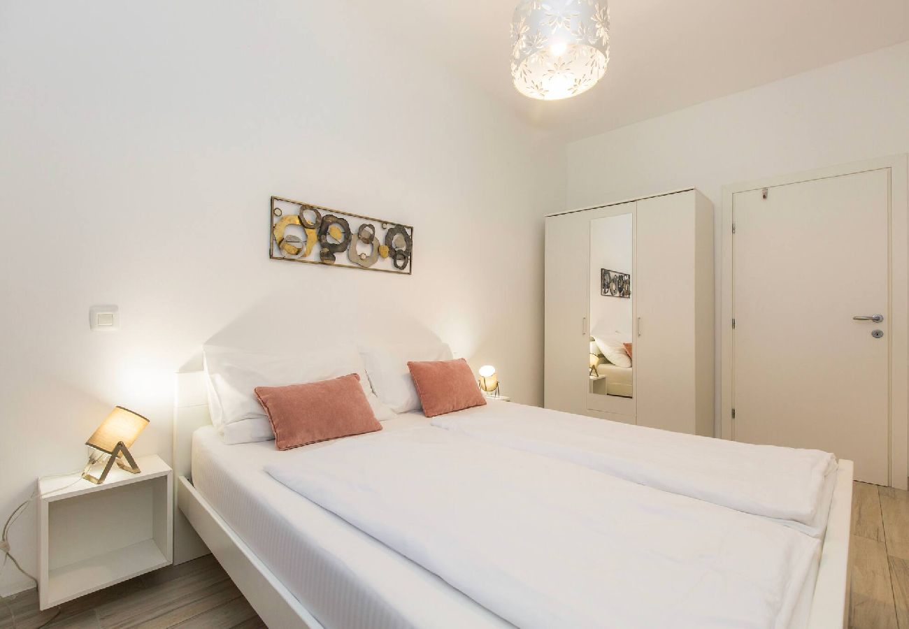 Ferienwohnung in Duga Luka - 210 Istra Sea Side 2Bedrooms  Apartment & Sea View