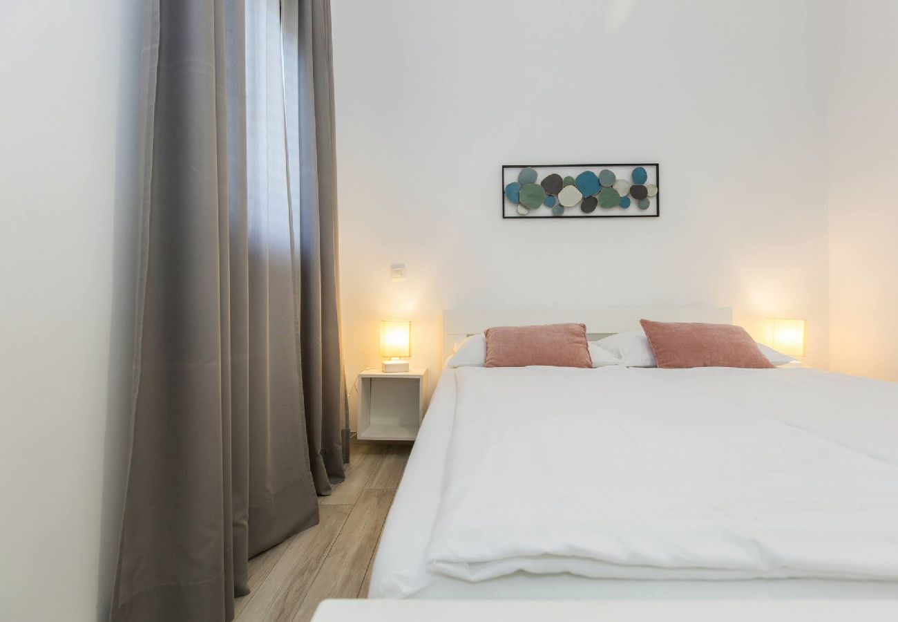 Ferienwohnung in Duga Luka - 210 Istra Sea Side 2Bedrooms  Apartment & Sea View