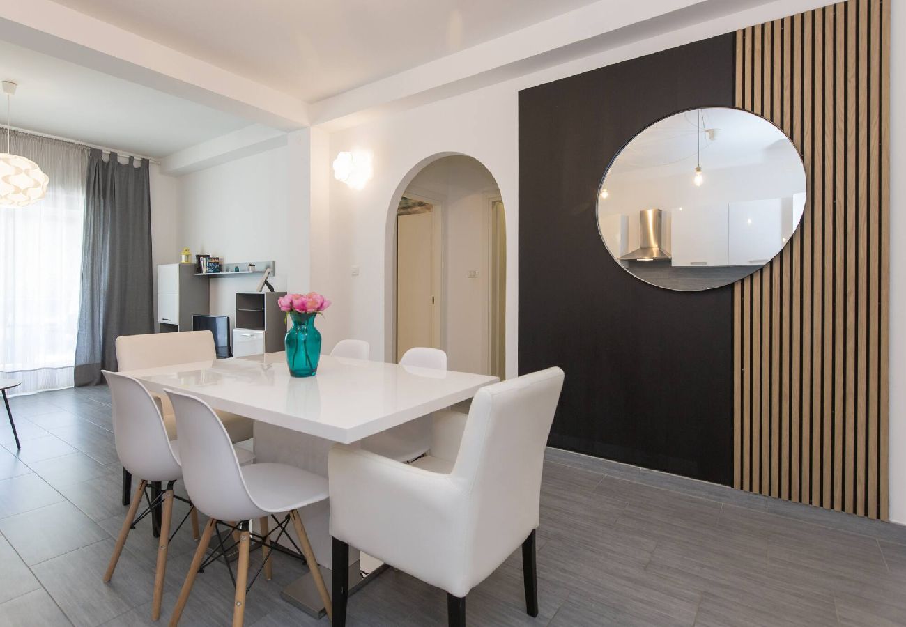 Ferienwohnung in Duga Luka - 209 Istra Sea Side 2Bedrooms  Apartment & Sea View