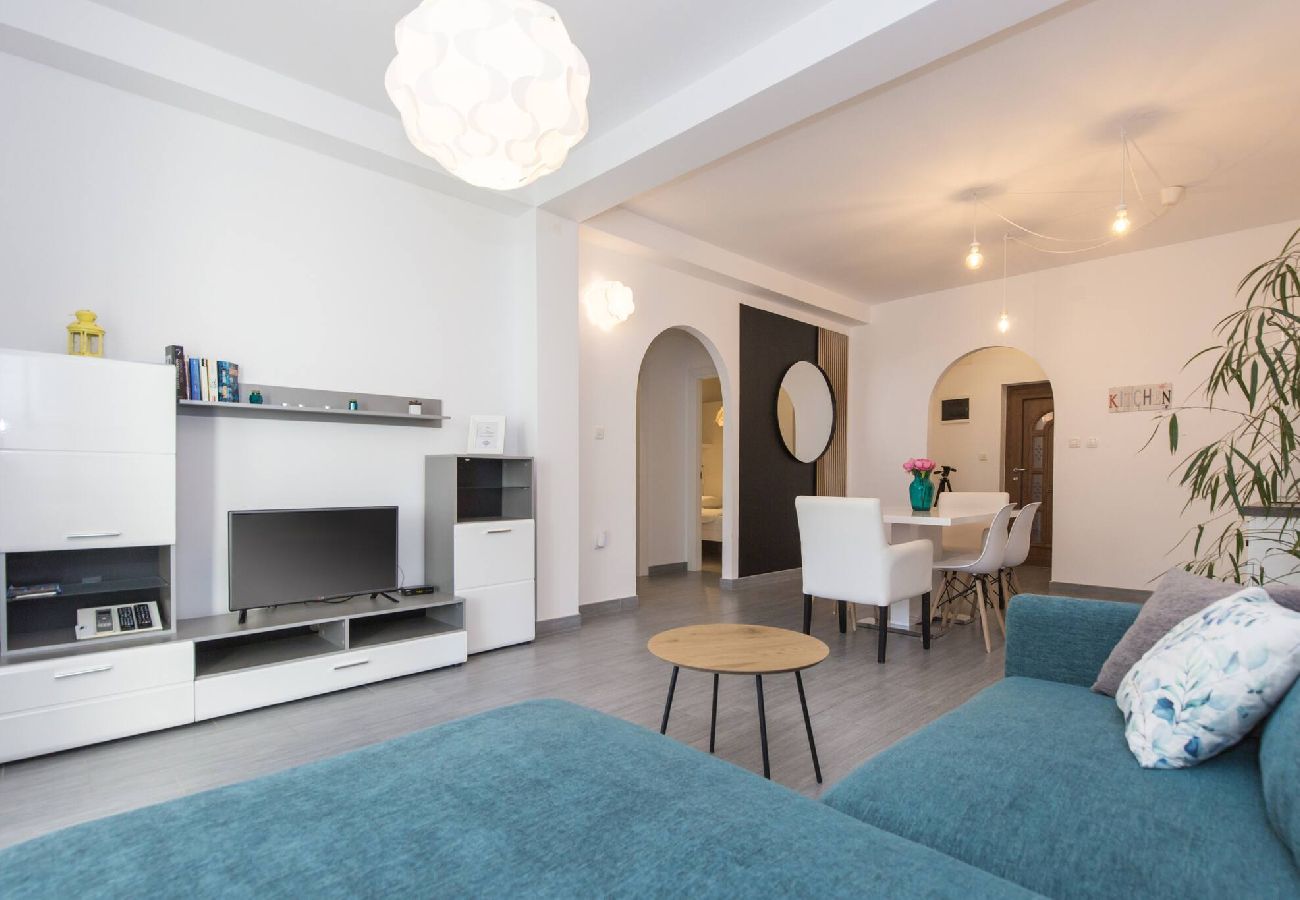 Ferienwohnung in Duga Luka - 209 Istra Sea Side 2Bedrooms  Apartment & Sea View