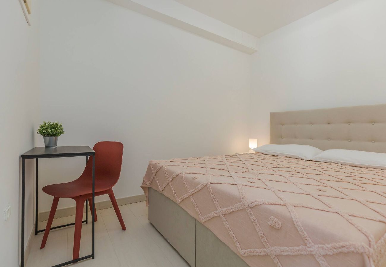Ferienwohnung in Duga Luka - 211 Istra Sea Side 2Bedrooms & Sea View 211