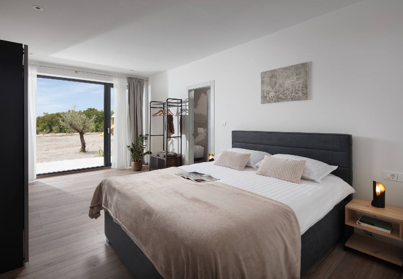 Villa in Brgod - Villa KM 5 bedrooms & pool