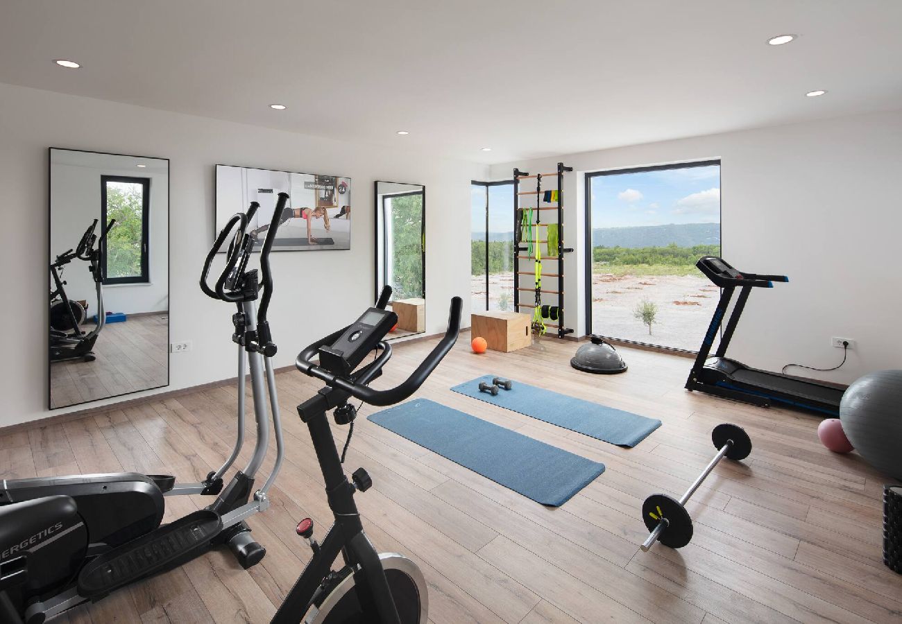 Villa in Brgod - Villa KM 5 bedrooms & pool