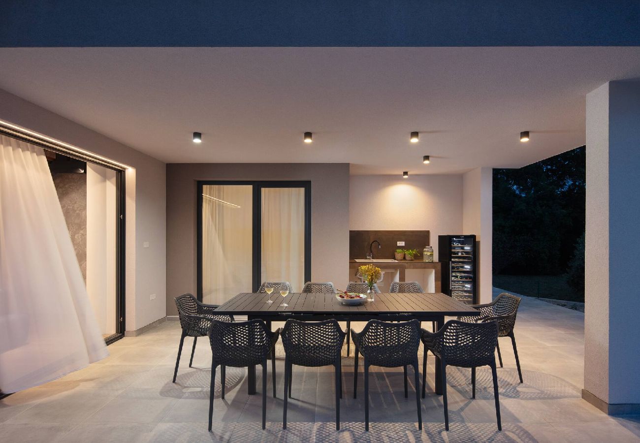 Villa in Brgod - Villa KM 5 bedrooms & pool