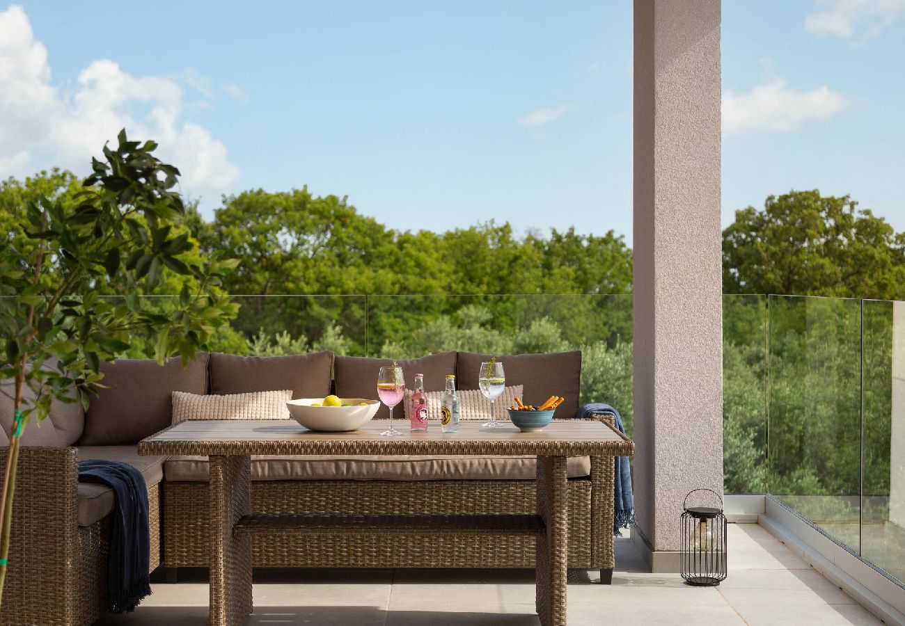 Villa in Brgod - Villa KM 5 bedrooms & pool