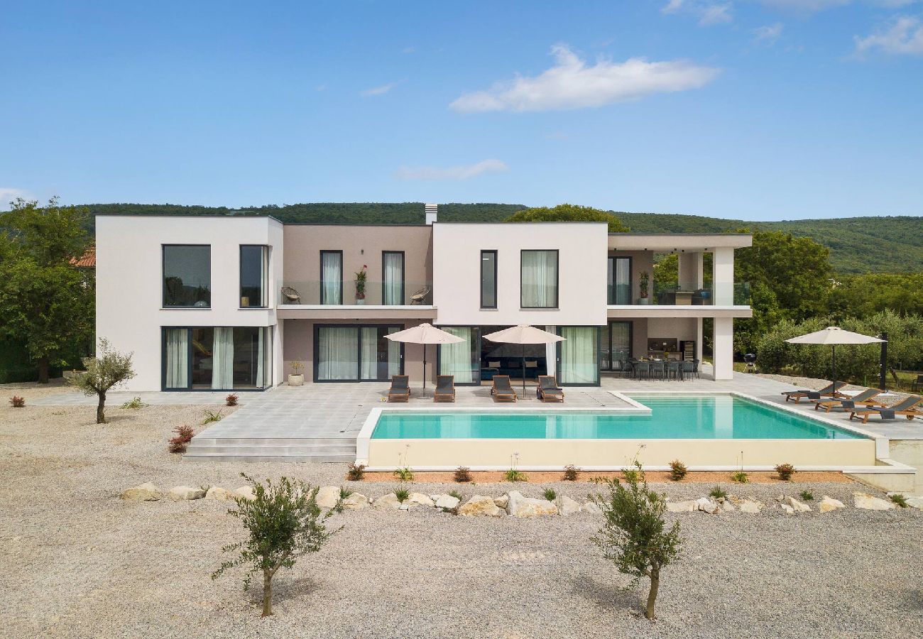 Villa in Brgod - Villa KM 5 bedrooms & pool