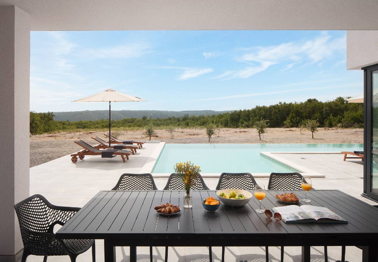 Villa in Brgod - Villa KM 5 bedrooms & pool