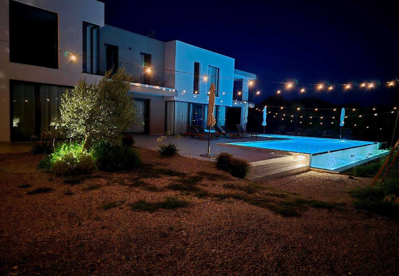 Villa in Brgod - Villa KM 5 bedrooms & pool
